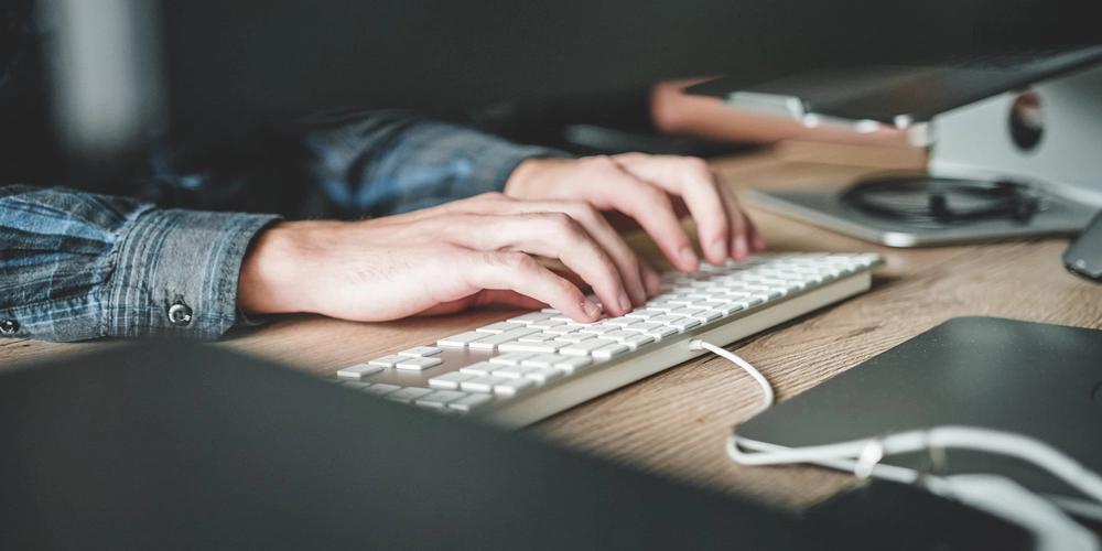 The Developer in AI Training: Opportunities and Challenges in the Mobile Industry