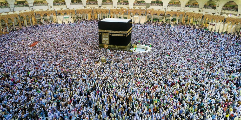 Umrah in August: Benefits, Practical Tips, and Islamic Significance