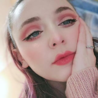 VisualViolet profile picture